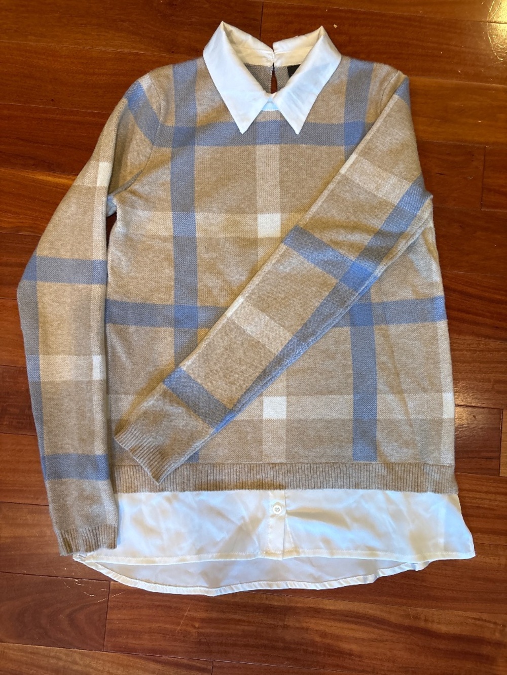 Tahari sweater
